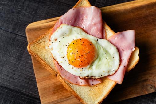 ハムエッグ・トースト ハムエッグ・トースト 目玉焼き,トースト,ハムの写真素材