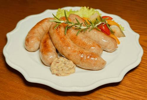 皿に盛り付けたソーセージ ソーセージ,焼く,加工肉の写真素材