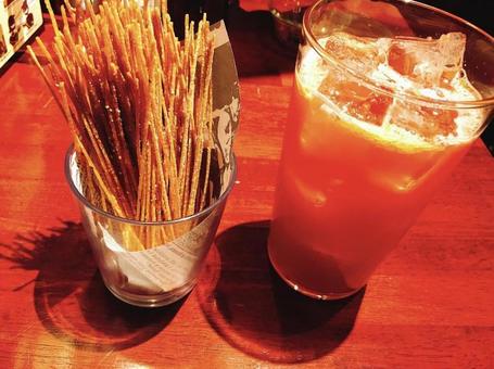 Fried pasta and alcoholic drink, JPG Fried pasta and alcoholic drink, JPG