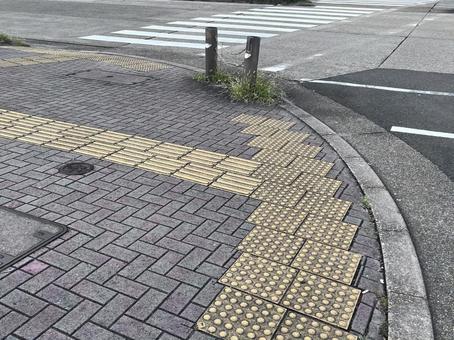 点字ブロック 点字ブロック 点字ブロック,歩道,安全の写真素材