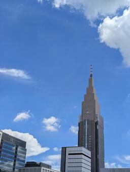 The blue sky at Shinjuku South Exit, JPG The blue sky at Shinjuku South Exit, JPG