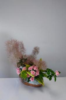 生け花 初夏 生け花 初夏 生け花,草月流,ケムリの木の写真素材
