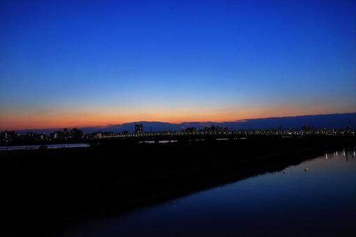 Magic hour seen from the Arakawa River bank, JPG