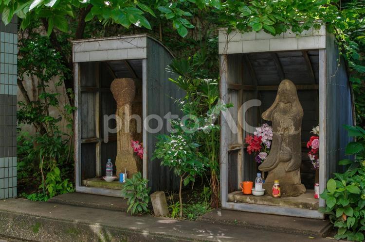 東京港区赤坂5丁目のお地蔵様 おじぞうさま,散歩道,日本の写真素材