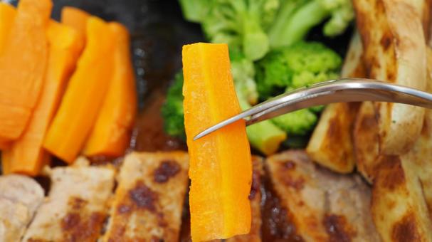 自家製・ポークステーキのカレーソース添え ポークステーキ,カレーソース,自家製の写真素材