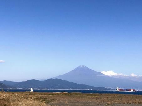 三保半島から望む富士山 02 三保半島から望む富士山 02の写真