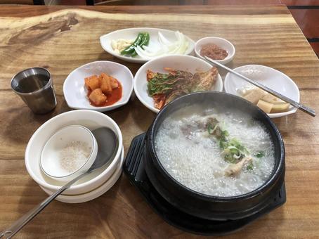 サムゲタン 参鶏湯,サムゲタン,韓国料理の写真素材
