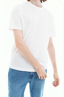 白Tシャツにジーンズの人 白Tシャツにジーンズの人の写真