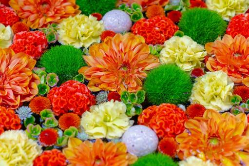 華やかな水面の花飾り 花,華やか,カラフルの写真素材