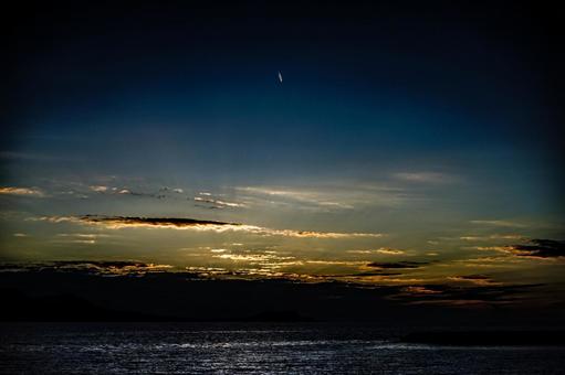 <Goto scenery> Seascape at dawn in summer, JPG