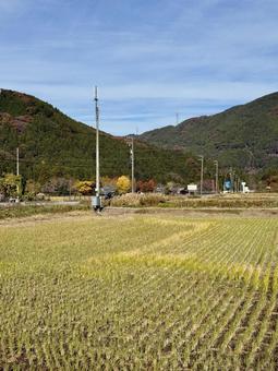11月　秋の福井県坂井市山奥の景色 秋,ハイキング,山並みの写真素材