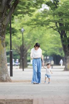 母親 育児 母親 育児 の写真