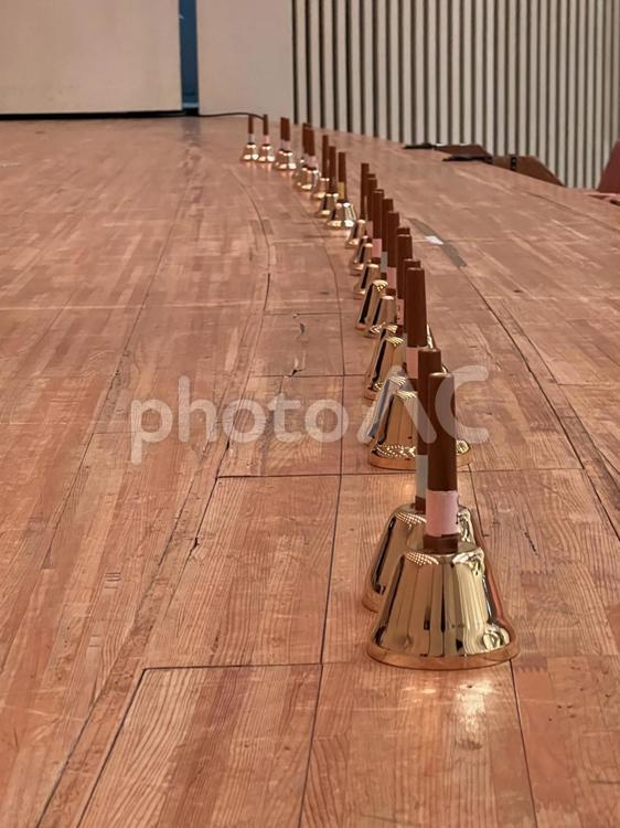 舞台で出番を待つミュージックベル ミュージックベル,ベル,鐘の写真素材