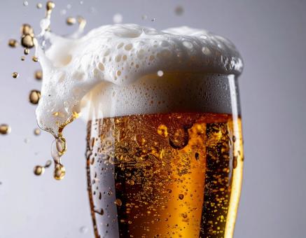 ビールグラスのアップ ビールグラスのアップの写真