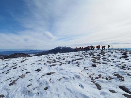上信越高原・湯ノ丸山山頂(雪景色) 上信越高原・湯ノ丸山山頂(雪景色) 湯の丸山,山頂,看板の写真素材