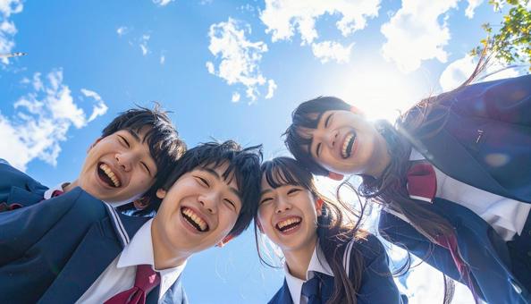 笑顔で元気いっぱいの中学生 笑顔で元気いっぱいの中学生の写真