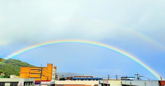 大きな虹 大きな虹 大きい,虹,空の写真素材
