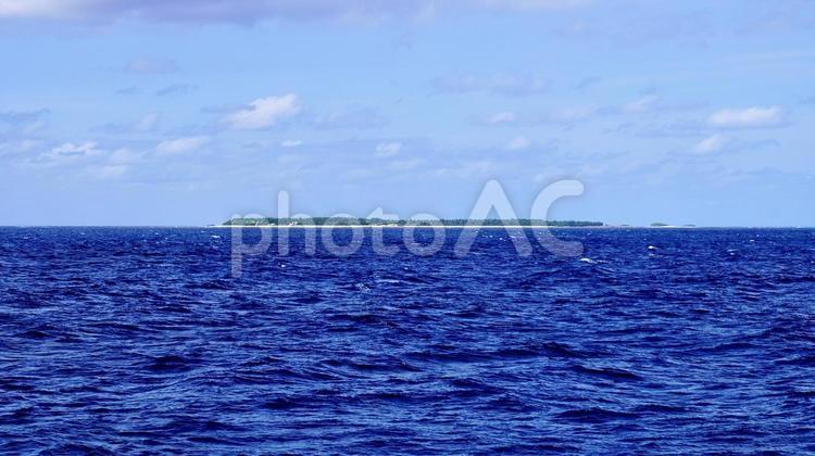 海から見た沖縄県伊是名村屋那覇島 屋那覇島,伊是名,海の写真素材