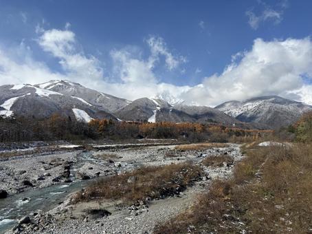 冠雪の北アルプス　長野県白馬村 冠雪,北アルプス,山並みの写真素材