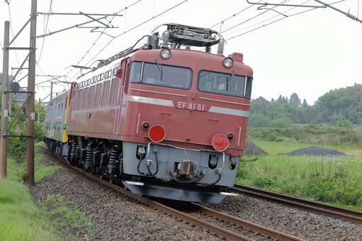 EF-8181電気機関車試運転 EF-8181電気機関車試運転 efー81型,電気機関車,鉄道の写真素材