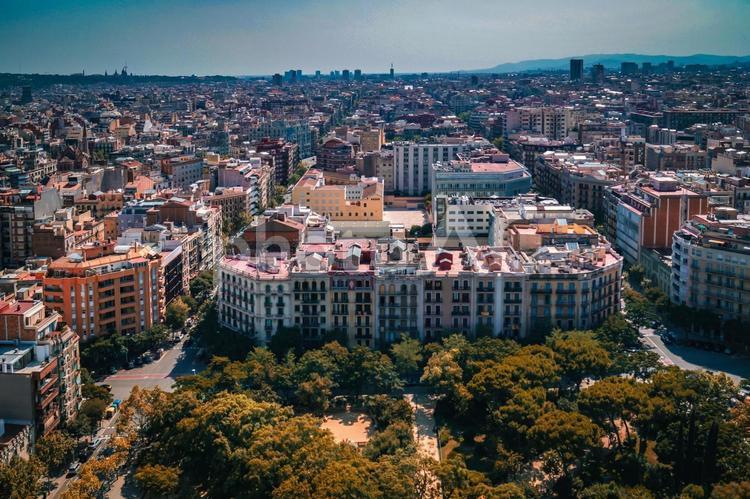 バルセロナの市街地と広場 バルセロナ,スペイン,広場の写真素材