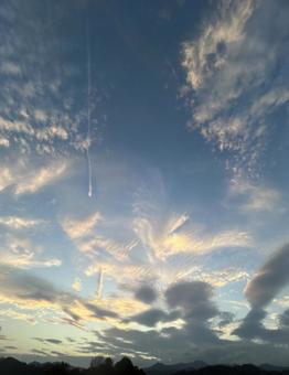 東京郊外の秋の空 東京郊外の秋の空 空,夕焼け,夕空の写真素材