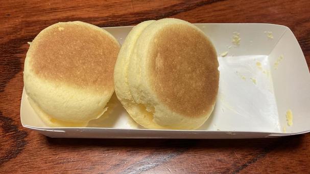 チーズケーキ生地のクリームサンドの写真