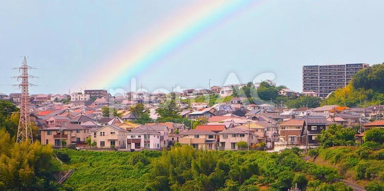 丘の住宅街アンダー・ザ・レインボー 住宅街,高台,虹の写真素材