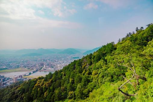 【岐阜】岐阜城の周辺 2025 【岐阜】岐阜城の周辺 2025 岐阜城,城,岐阜の写真素材