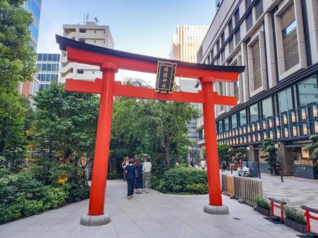 福徳神社(芽吹稲荷)の鳥居　日本橋宝町 福徳神社,芽吹稲荷,鳥居の写真素材