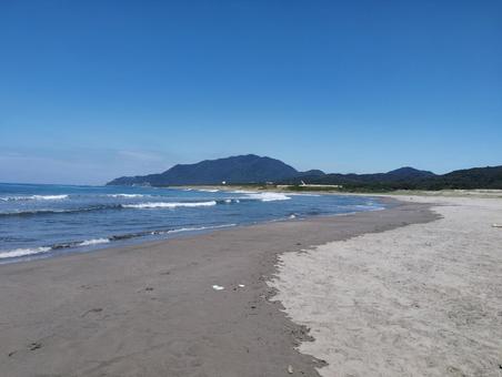 晩夏の新潟県寺泊砂浜海岸1 晩夏の新潟県寺泊砂浜海岸1 海,日本海,砂浜の写真素材
