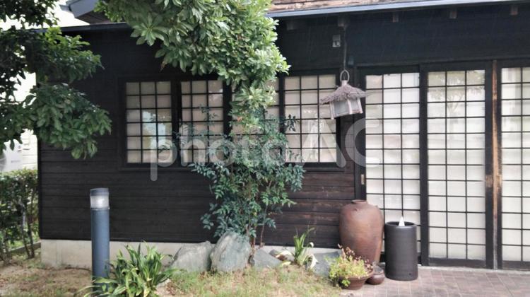日本家屋のアプローチ 日本家屋のアプローチ,玄関,アプローチの写真素材