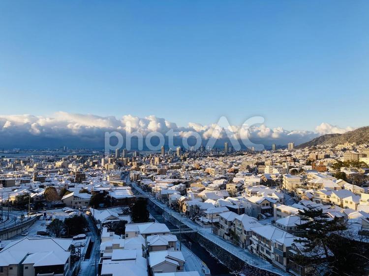 雪化粧した神戸の街並み 神戸,街並み,雪の写真素材