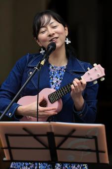 路上ライブA シンガー,ボーカル,歌手の写真素材