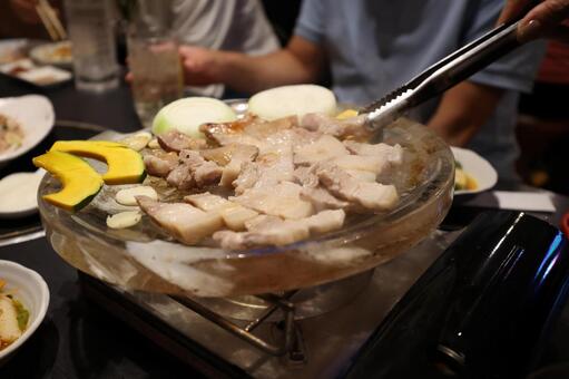 忘年会でのご飯 韓国料理,忘年会,宴会の写真素材