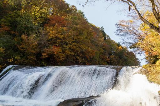 滑津大滝の秋⑿ 秋,紅葉,川の写真素材