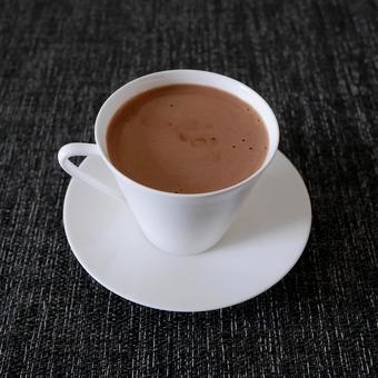 白いカップに入ったホットチョコレート 白いカップに入ったホットチョコレート ホットチョコレート,カップ&ソーサー,コーヒーカップの写真素材