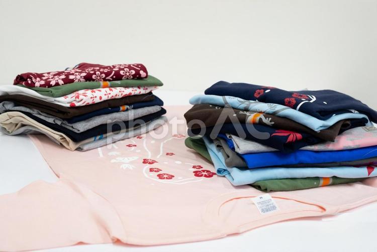 畳んだTシャツのイメージ tシャツ,和柄,生活の写真素材