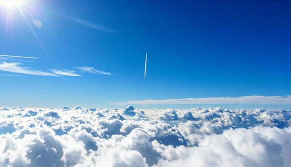 飛行機雲と青空 飛行機雲と青空の写真