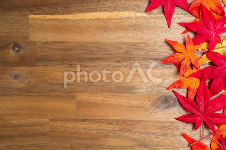 紅葉の木目背景素材 紅葉,秋,背景の写真素材