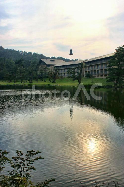 鳥取　大野池湖畔　大山レークホテル 大野池,大山レークホテル,湖畔の写真素材