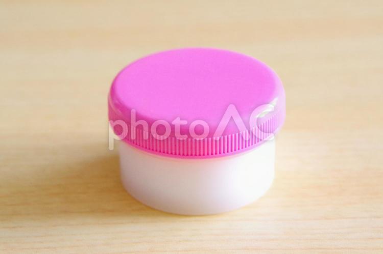 軟膏容器・クリームケース（塗り薬で治療） 塗り薬,軟膏容器,クリームケースの写真素材