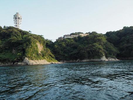 船から見た江ノ島 海,水面,波の写真素材