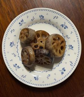 R7.10.5　蓮根のバター醤油ステーキの写真