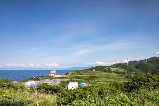 水平線と緑のコントラストが織りなす絶景 水平線と緑のコントラストが織りなす絶景 海,空,ジオパークの写真素材