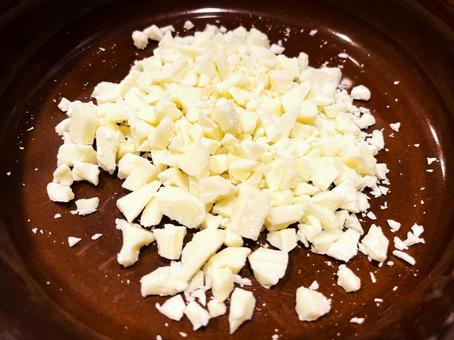 刻んだホワイト板チョコレート4 刻んだホワイト板チョコレート4 ホワイトチョコレート,ホワイト,ミルクの写真素材