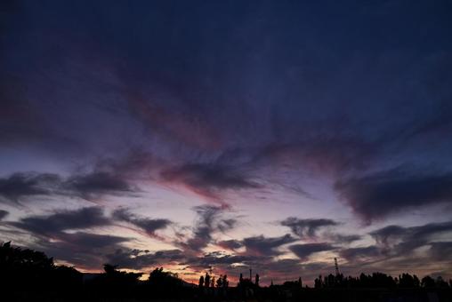 夕焼け 2025/9/30 夕焼け,夕暮れ,夕方の写真素材