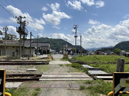 只見駅の踏切 只見駅の踏切の写真