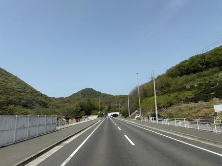 峠越えトンネル前 峠越え,トンネル,山の写真素材