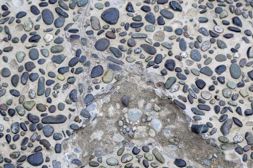石を埋め込んだ地面 石を埋め込んだ地面の写真